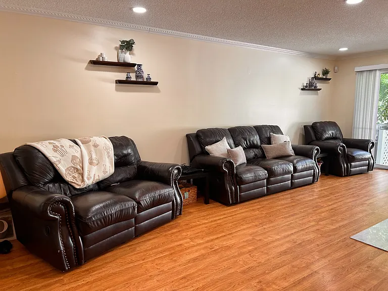 Coral Ct — Photo 4