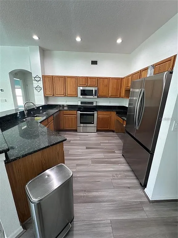 4 bed, 3.0 bath, 2217 sqft, $3,800 — Photo 3