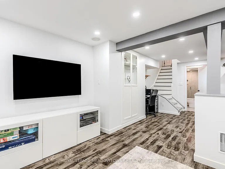 3206 Apricot St — Photo 43
