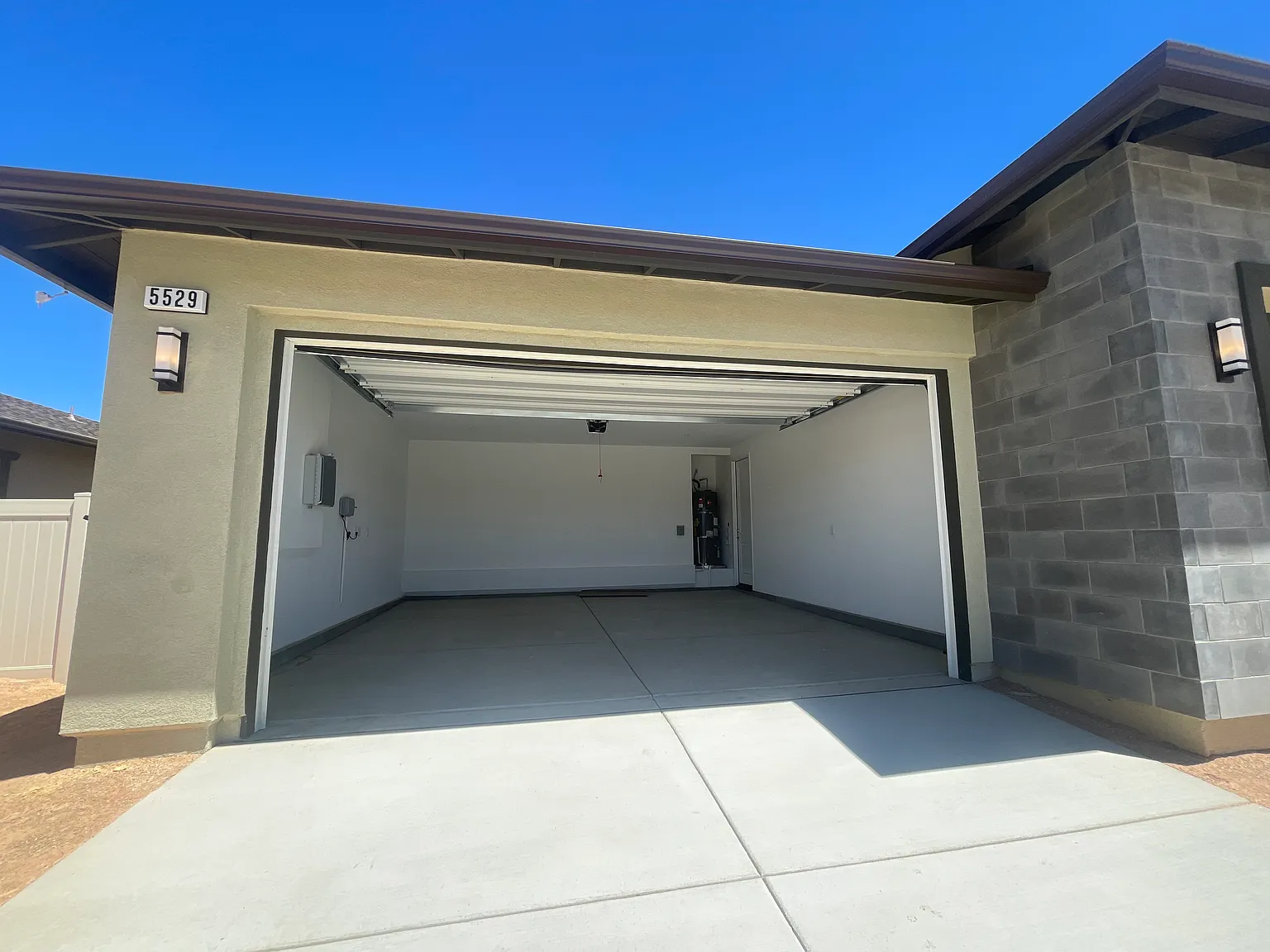 5 bed, 2313 sqft, $3,850 — Photo 4