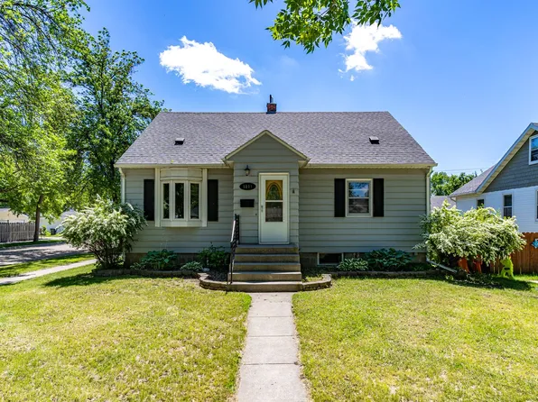 1801 9th Ave N, Grand Forks, ND 58203