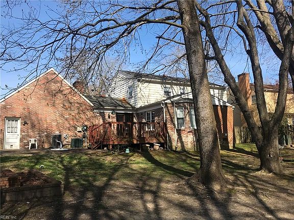5th image of 216 Saddler Dr