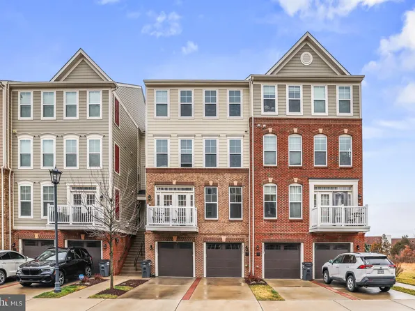 25213 Split Creek Ter, Chantilly, VA 20152