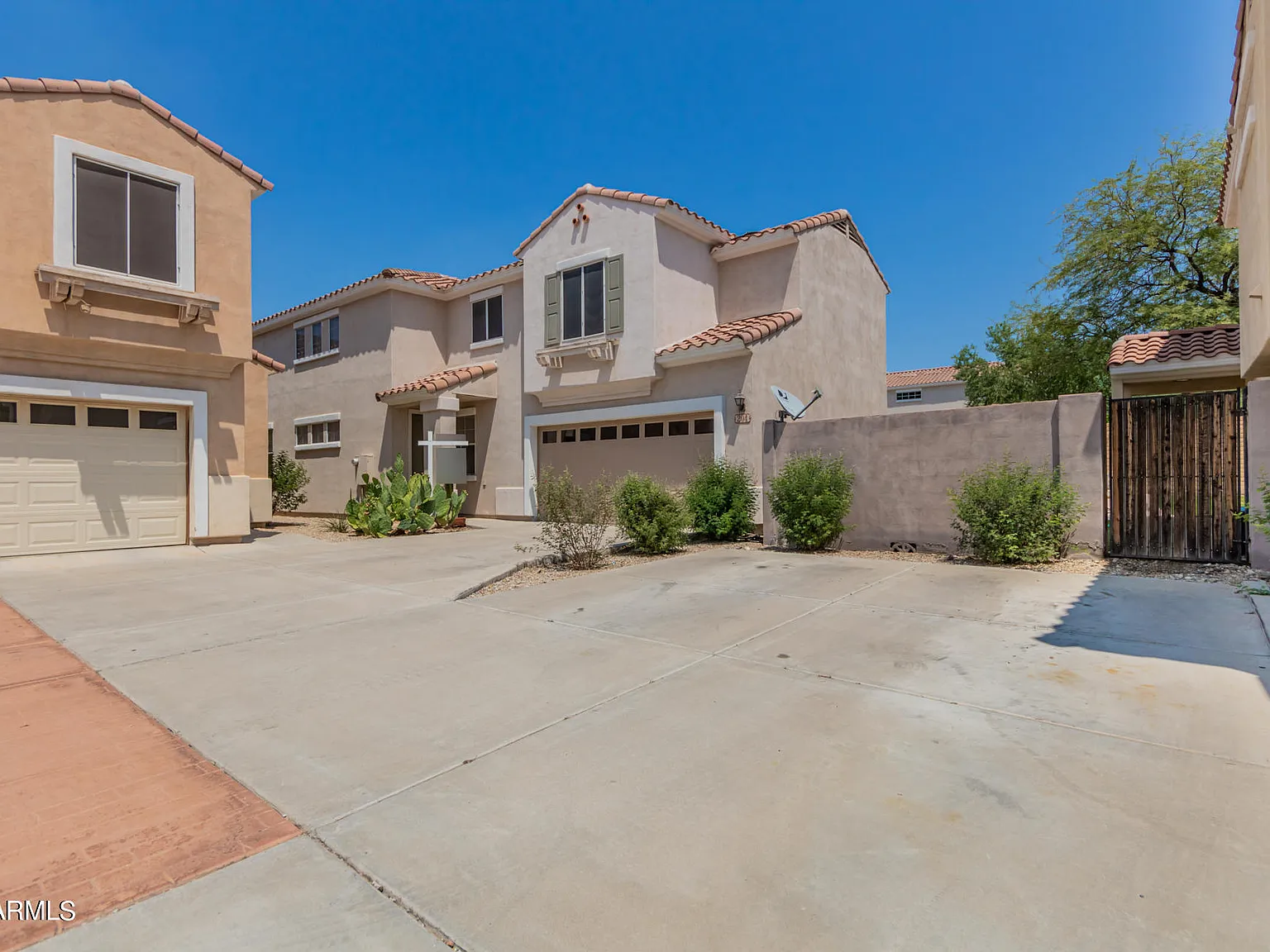 4 bed, 2.5 bath, 2283 sqft, $2,495 — Photo 3