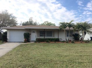 946 44th Ave NE, Saint Petersburg, FL 33703