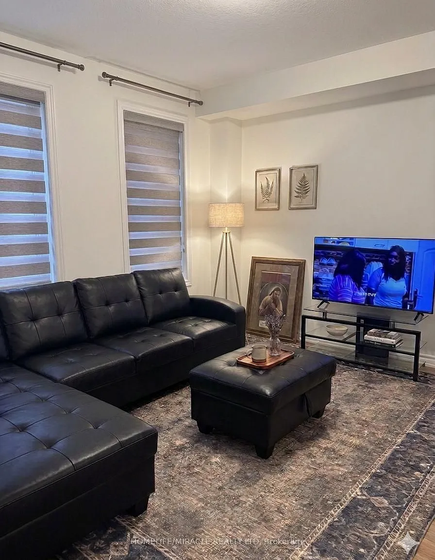 3 bed, $2,400 — Photo 3