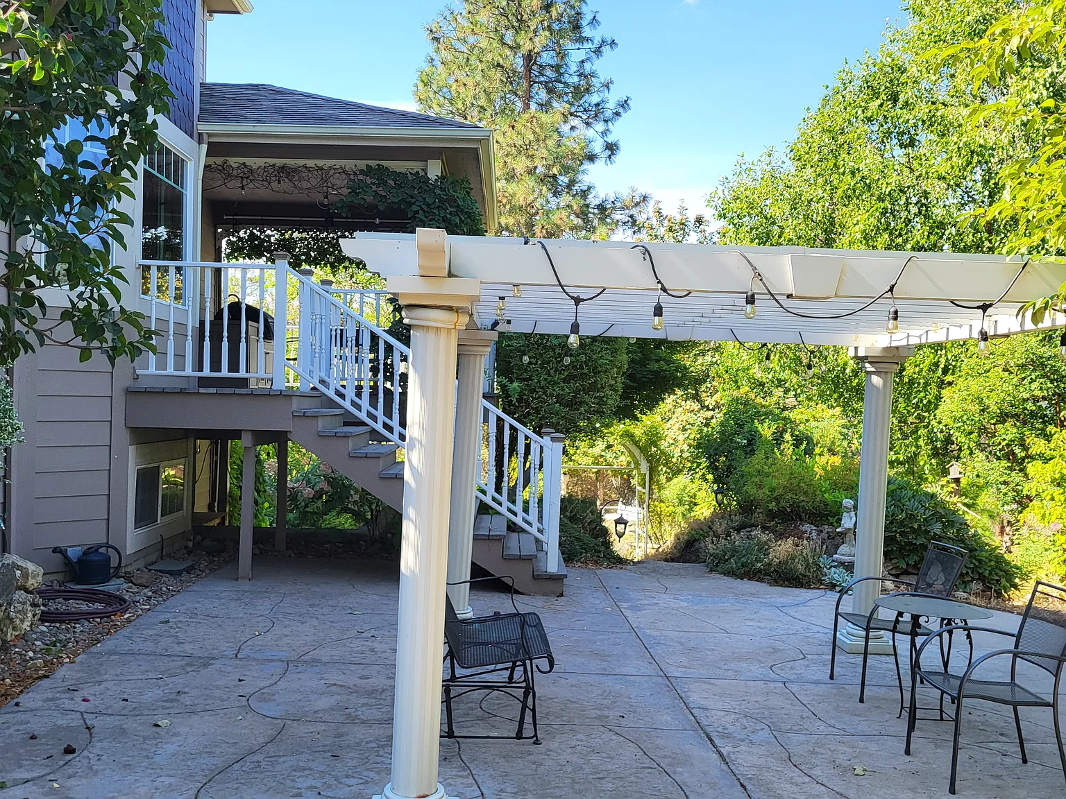 4 bed, 3.5 bath, 3296 sqft, $3,800 — Photo 3