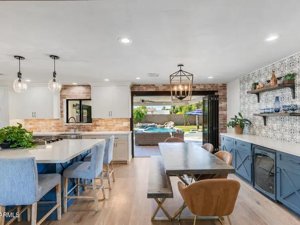 3229 E MONTECITO Avenue, Phoenix, AZ 85018