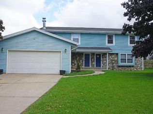 2132 Kilps Dr, Waukesha, WI 53188