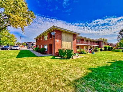 1111 E Algonquin Rd APT 1, Arlington Heights, IL, 60005