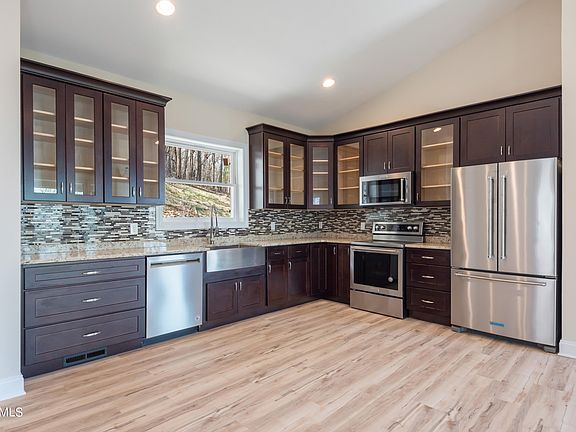 3rd image of 6617 Cochise Dr