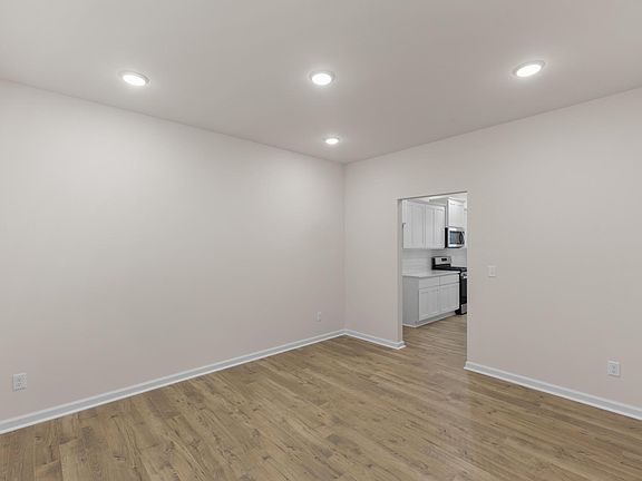 3rd image of 5066 Tullamore Dr