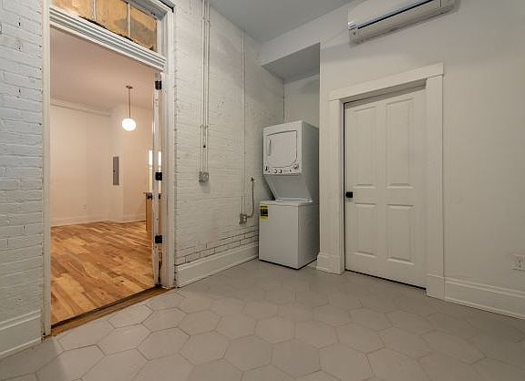 4th image of 1733 Elm St #1C