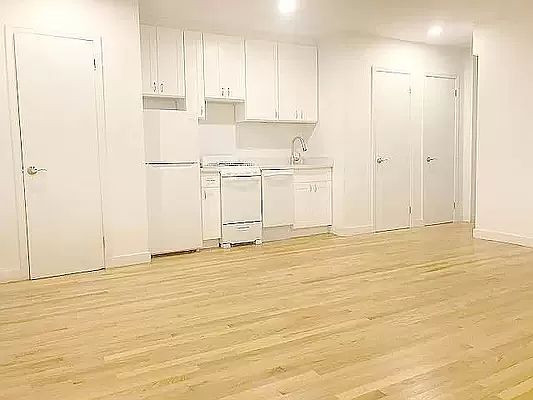 4th image of 282 W End Ave APT 1R