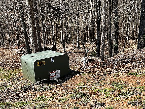 3rd image of 221 Saddle Creek Ct
