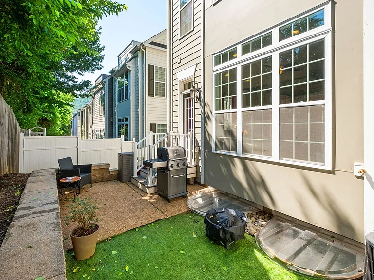 2048 Avinity Loop — Photo 31