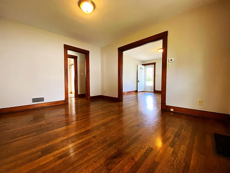 610 Sherwood Ave — Photo 9