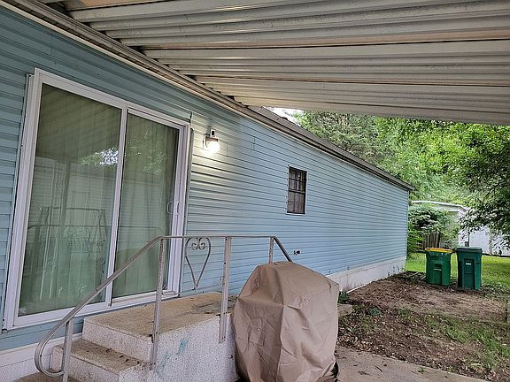 3rd image of 10623 Valette Cir S