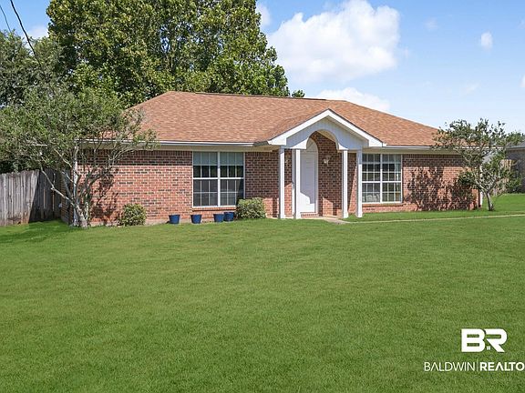 3rd image of 18927 Dalewood Cir