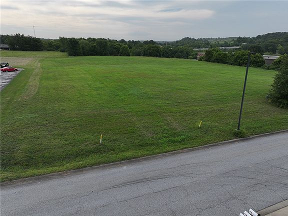 5th image of Willow Creek Dr #7