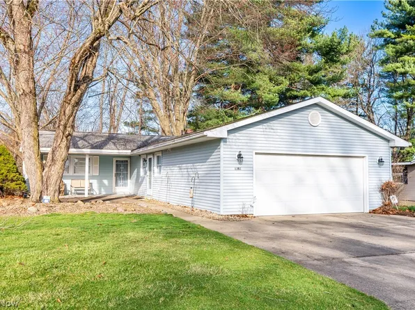 1381 Circle Hill Rd SE, North Canton, OH 44720