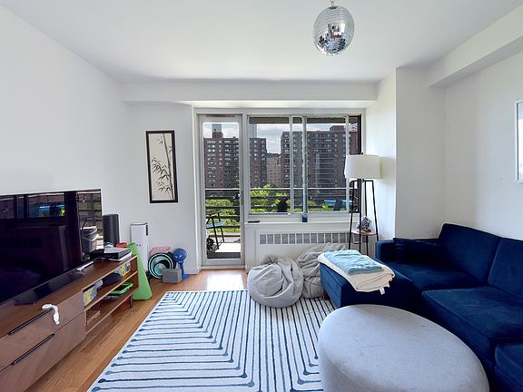 4th image of 400 Central Park W APT 12C