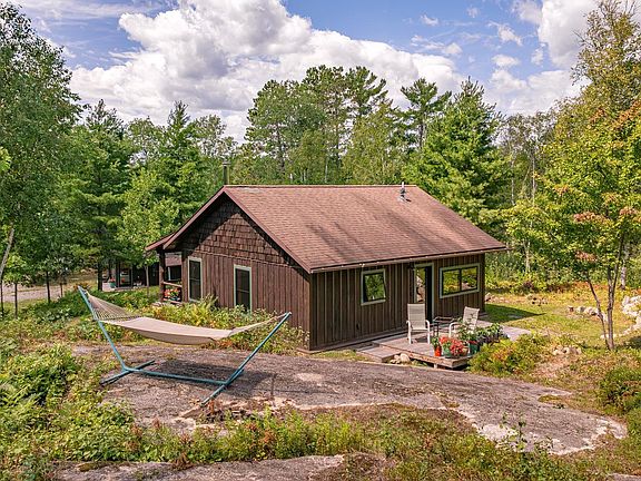 2nd image of 1583 Jewel Ridge Rd