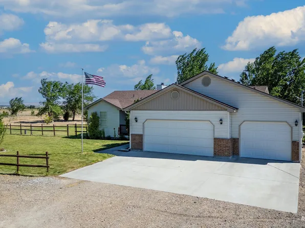 6940 SE Valley View Ave, Mountain Home, ID 83647