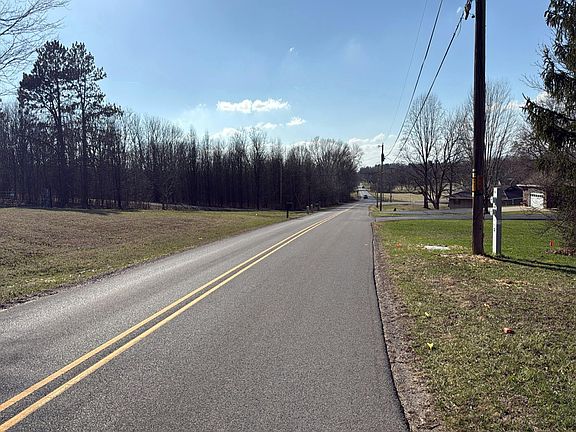 4th image of 4599 E Division Rd
