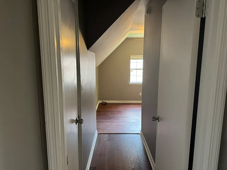 7327 Albert St — Photo 47