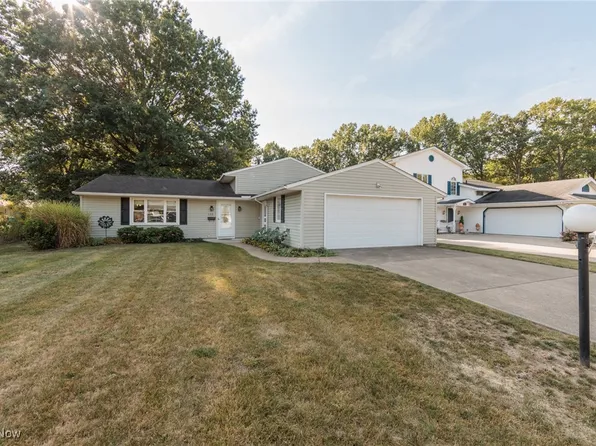 110 Dartmouth Cir, Elyria, OH 44035