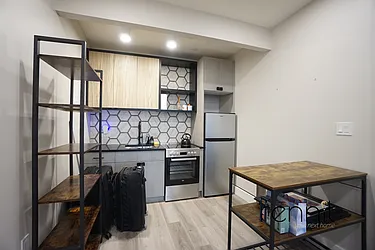 Rented by Rennit Inc.