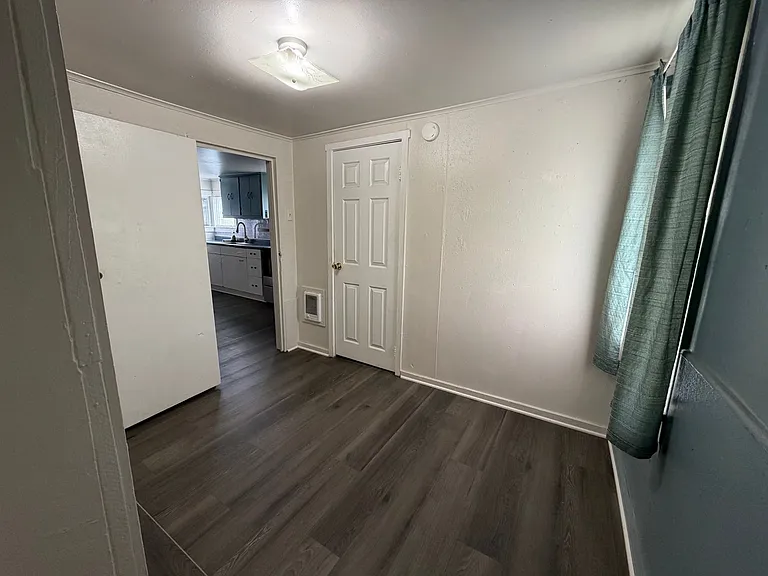 785 Park Hill Ln — Photo 11