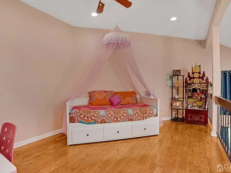 Loft at the upper level can be used as a 3rd bedroom