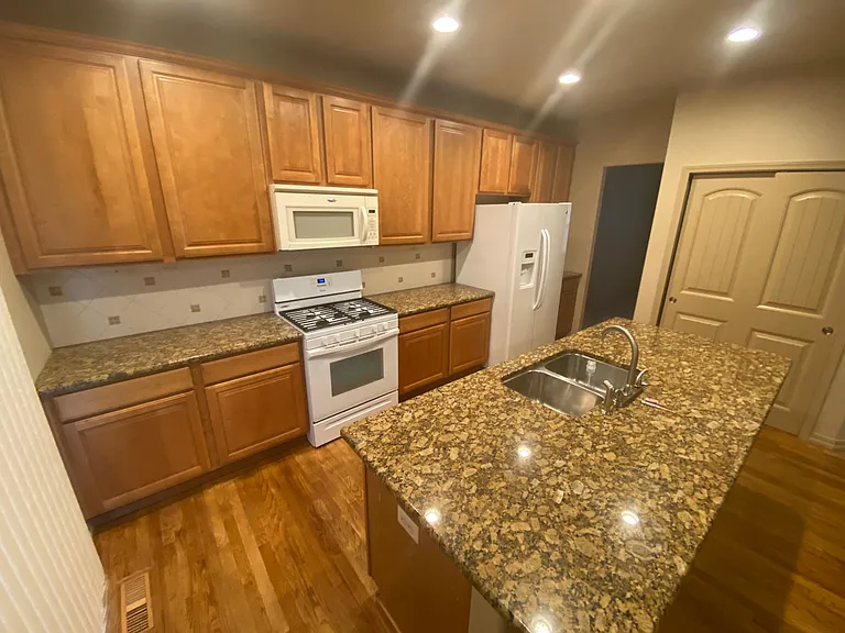 7976 Mount Hayden Dr — Photo 3
