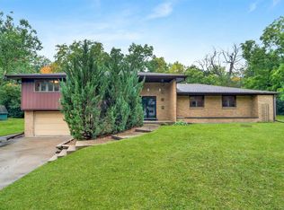 3010 Ridgeway Dr, Neenah, WI 54956