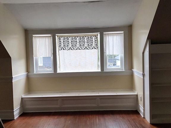5th image of 733 E Fort King St APT 8