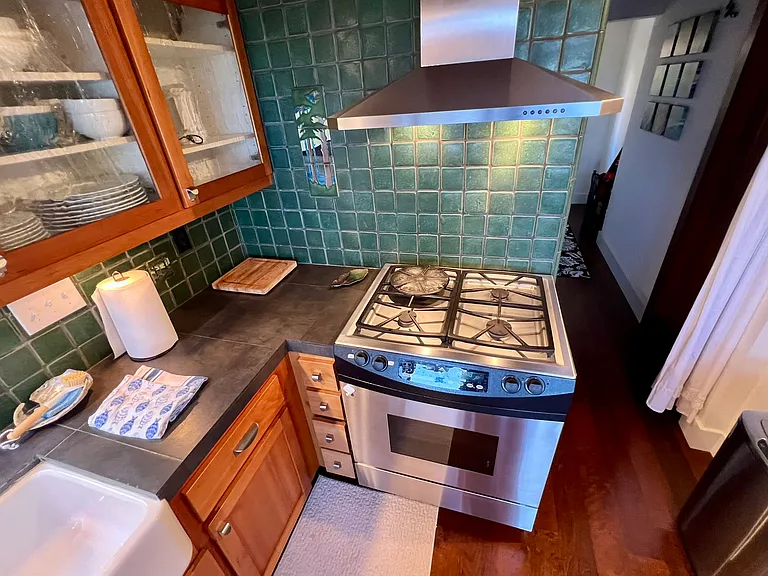 Gas stove, fully and thoughtfully appointed kitchen