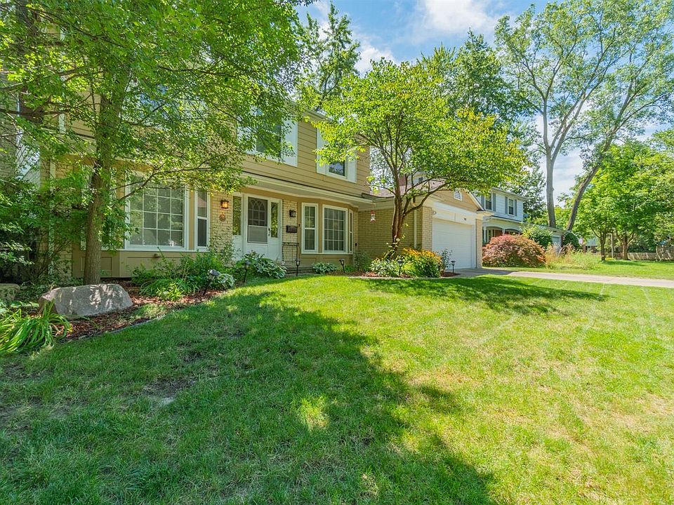 1st image of 2902 N Baylis Dr