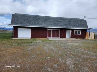 850 S 11th St, Montague, CA 96064