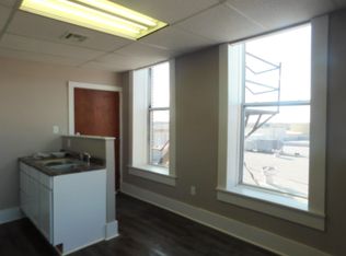 106 W 6th Ave, Augusta, KS 67010