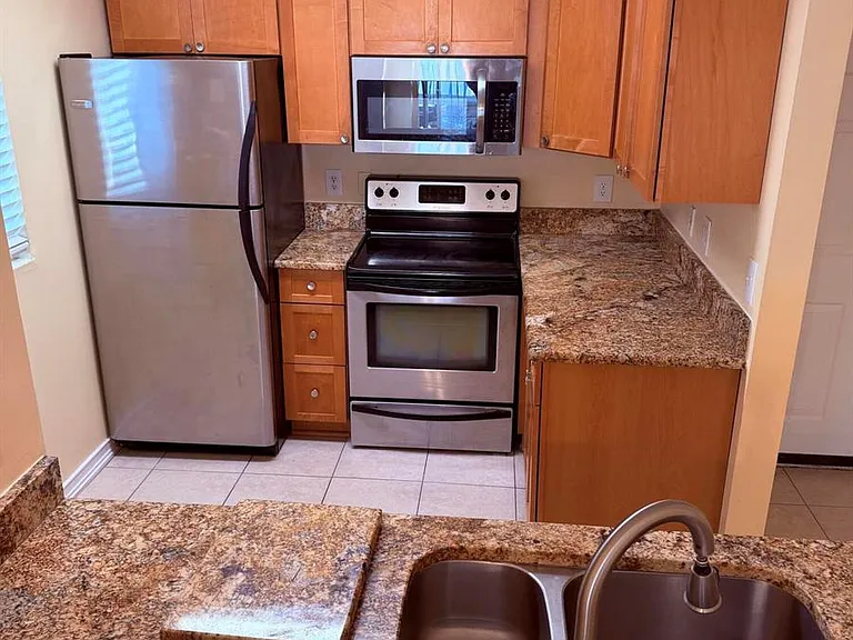 1040 Lake Shore Dr #204 — Photo 6