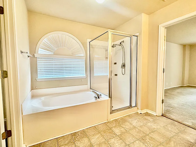 786 San Mateo — Photo 34