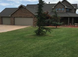 401 Ridgeway Dr, Enid, OK 73701