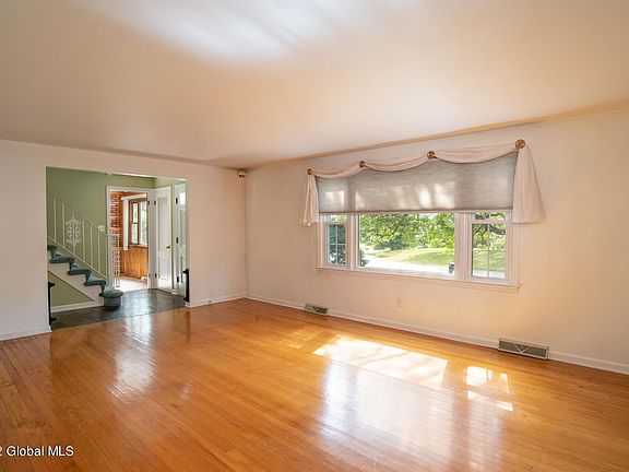 5th image of 2141 Orchard Park Dr