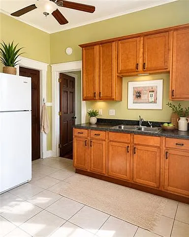 619 N Pierce St — Photo 2