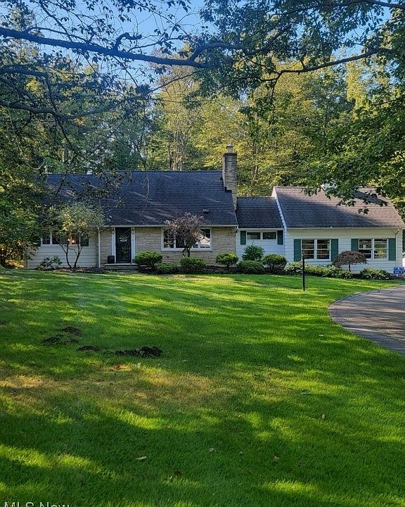 2nd image of 5827 Briarwood Ln
