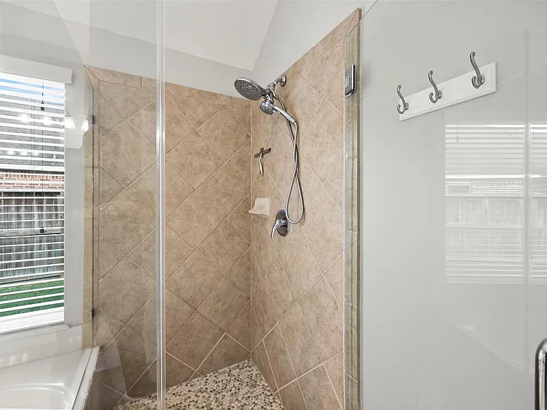 31815 Forest Oak Ln — Photo 16
