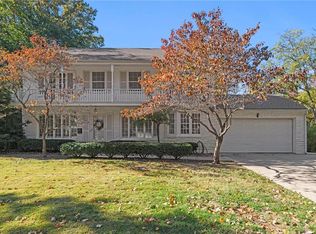 6510 Sagamore Rd, Mission Hills, KS 66208