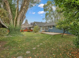 9671 153a St, Surrey, BC V3R 4J1